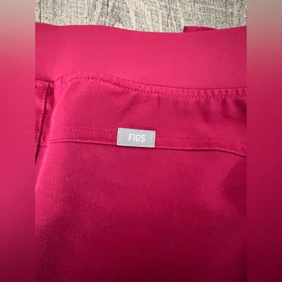 Figs Cranberry Cade Cargo pants Medium***  Read Description - Picture 3 of 9